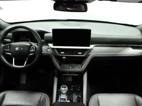 Used 2025 Ford Explorer Platinum w/ Ultimate Package image 22