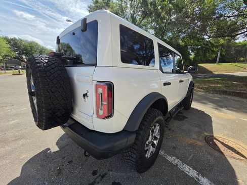 Used 2025 Ford Bronco Badlands image 42