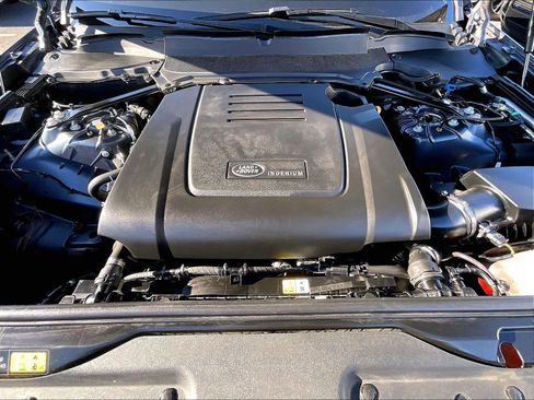 Used 2025 Land Rover Discovery S AWD/4WD image 13