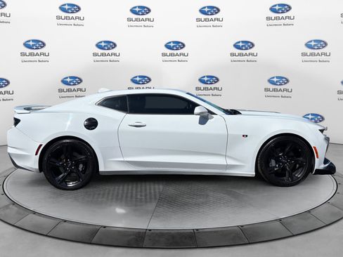 Used 2020 Chevrolet Camaro SS RWD image 6