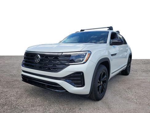 New 2026 Volkswagen Atlas Cross Sport SEL R-Line AWD/4WD image 2