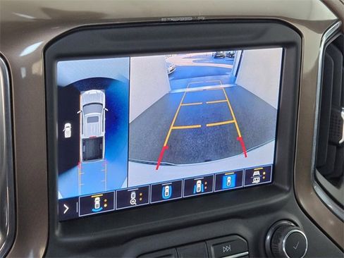 Used 2020 Chevrolet Silverado 1500 High Country w/ Technology Package image 25