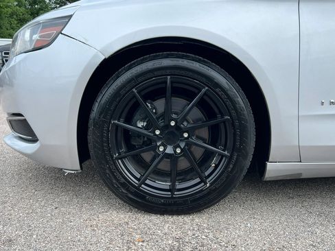 Used 2017 Chevrolet Impala LT image 23