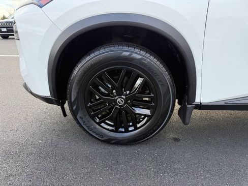 Certified 2021 Nissan Rogue S image 9