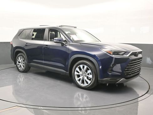 Used 2025 Toyota Grand Highlander AWD Hybrid image 8