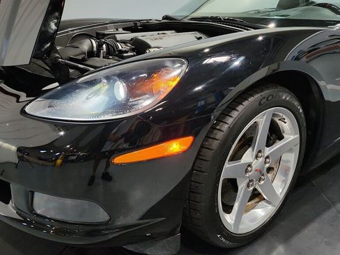 Used 2006 Chevrolet Corvette Convertible w/ Preferred Equipment Group RWD image 23