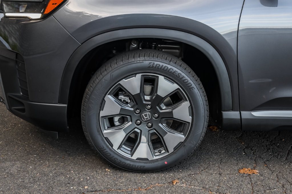 New 2026 Honda Pilot Touring image 8