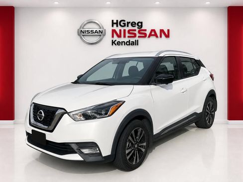 Used 2018 Nissan Kicks SR FWD image 3