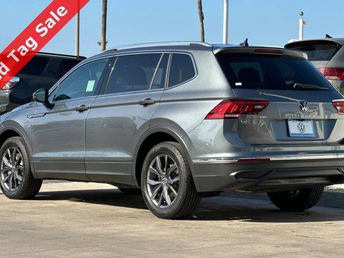 Certified 2022 Volkswagen Tiguan SE w/ Panoramic Sunroof Package image 7