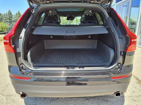 Used 2019 Volvo XC60 T5 Momentum w/ Multimedia Package AWD/4WD image 6