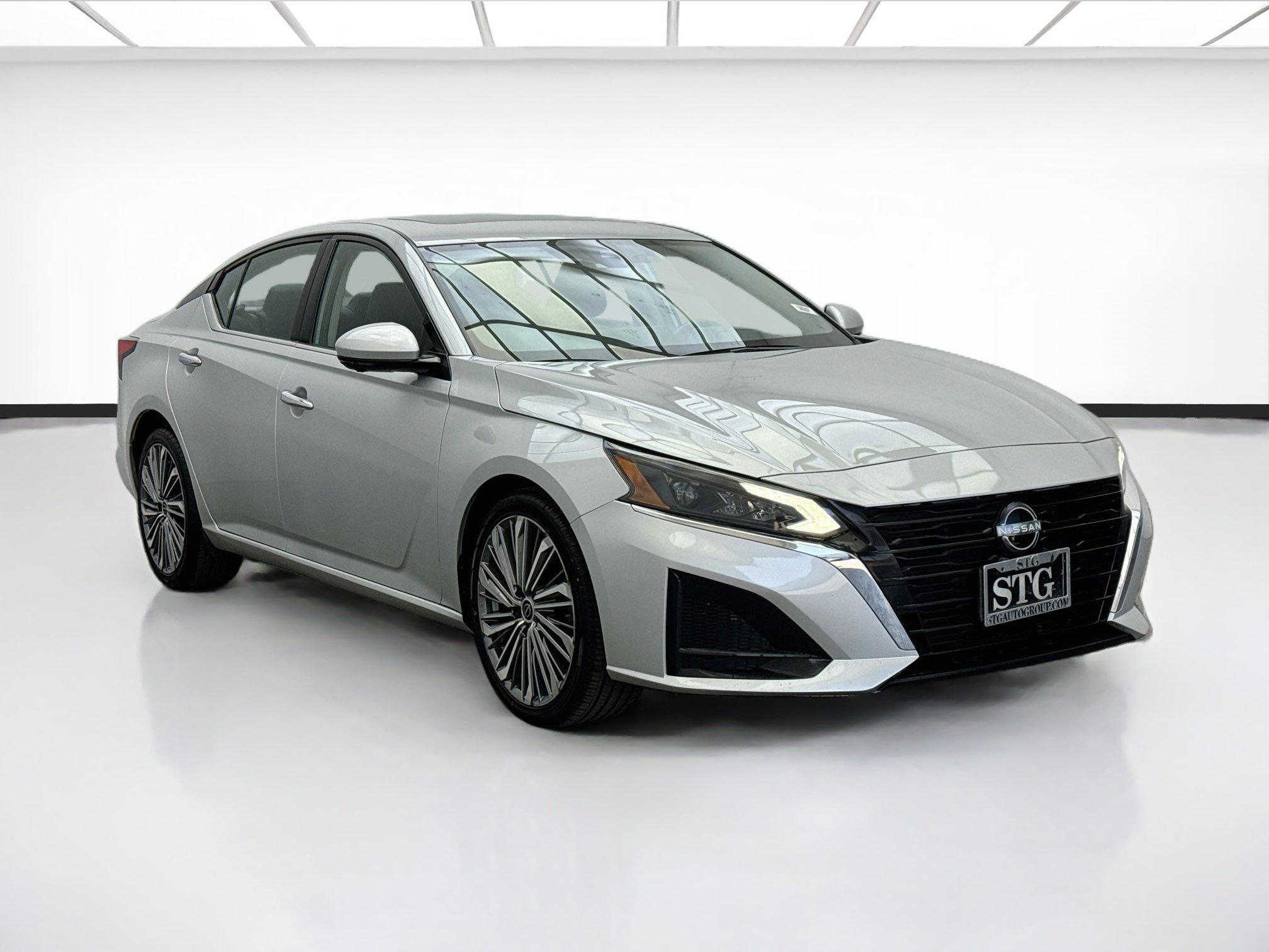 Used 2023 Nissan Altima 2.5 SL FWD image 3