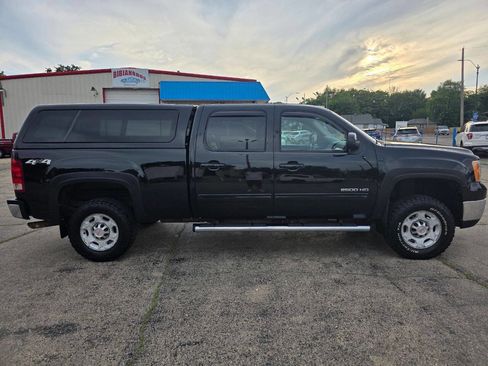 Used 2010 GMC Sierra 2500 SLT w/ Entertainment Package AWD/4WD image 3