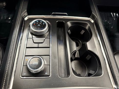 Used 2024 Ford Expedition XLT image 44