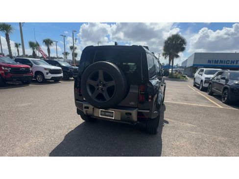 Used 2021 Land Rover Defender 110 X-Dynamic SE AWD/4WD image 3