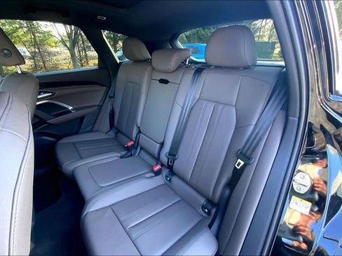 Used 2025 Audi Q5 Premium w/ Convenience Package image 20