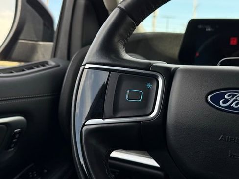 Used 2025 Ford Expedition Max Platinum image 10