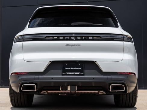 Certified 2026 Porsche Cayenne image 10