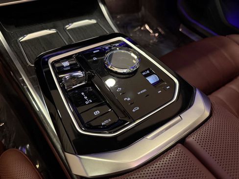 Used 2023 BMW 760i xDrive image 17