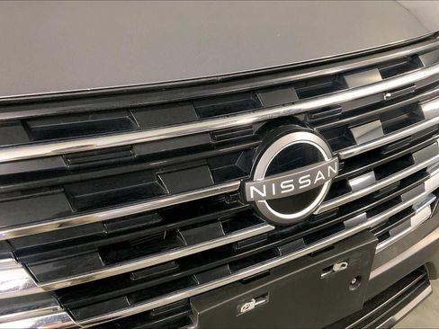 Used 2025 Nissan Rogue SV AWD/4WD image 28