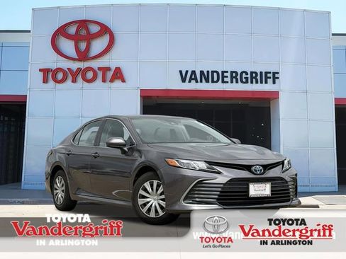 Certified 2023 Toyota Camry LE image 1