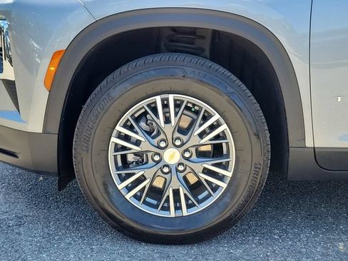 Certified 2025 Chevrolet Traverse LT FWD image 6
