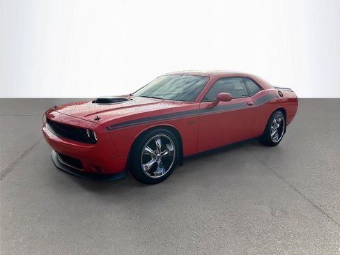 Used 2022 Dodge Challenger R/T Scat Pack w/ Shaker Package RWD image 8