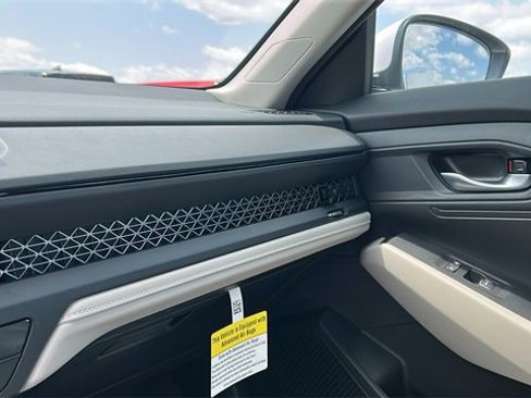 New 2025 Honda Accord LX image 17