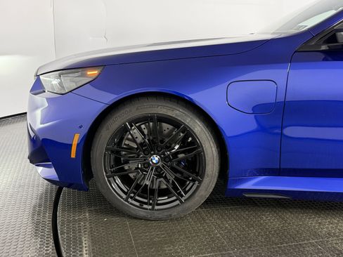 Certified 2025 BMW M5 w/ Carbon Package image 7