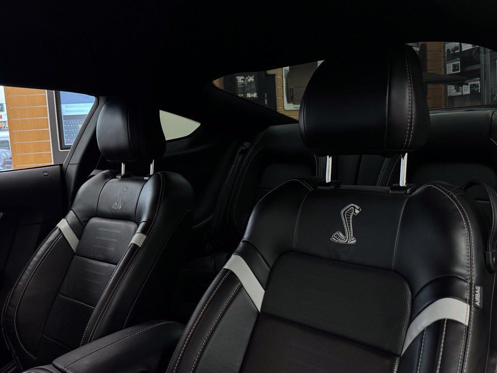 Used 2021 Ford Mustang Shelby GT500 w/ Technology Package RWD image 8