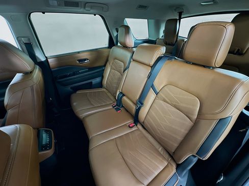 Used 2023 Nissan Pathfinder Platinum w/ Cargo Package image 25