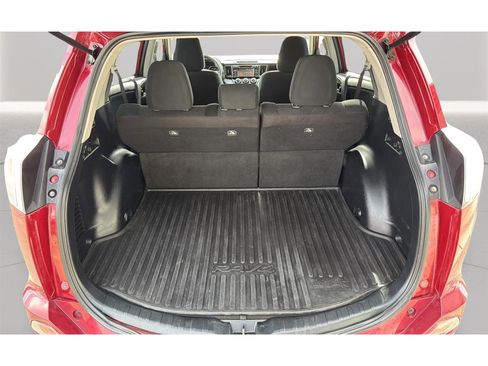 Used 2018 Toyota RAV4 LE w/ All Weather Liner Package image 28