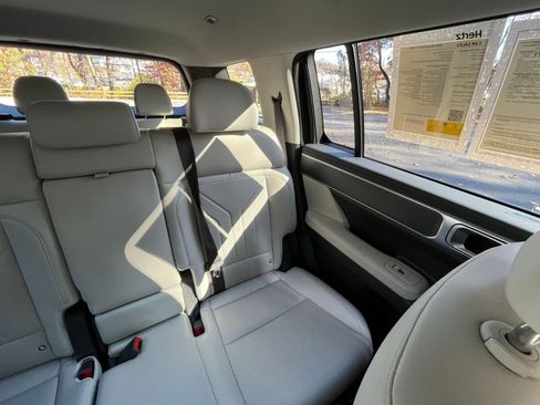 Used 2025 Hyundai Santa Fe SEL image 33