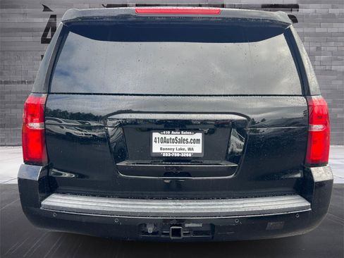 Used 2019 Chevrolet Suburban LT image 4