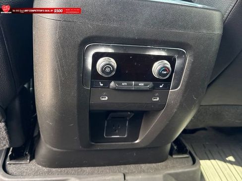 Used 2022 GMC Yukon Denali AWD/4WD image 17