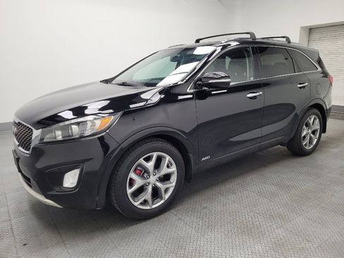 Used 2016 Kia Sorento SX image 2