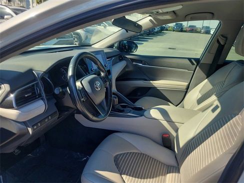 Used 2022 Toyota Camry SE image 12
