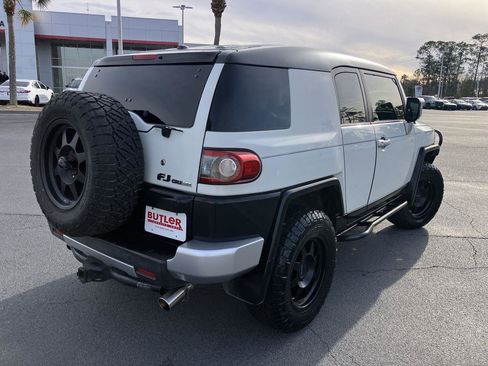Used 2012 Toyota FJ Cruiser 4WD image 5
