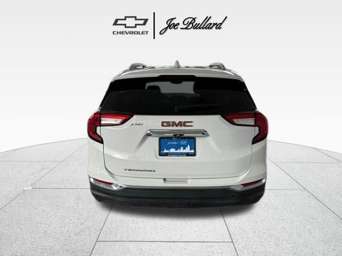 Used 2023 GMC Terrain SLT w/ Infotainment Package II image 7