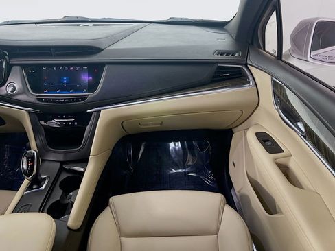 Used 2017 Cadillac XT5 FWD image 22