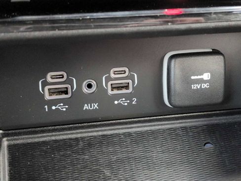 Used 2023 Jeep Grand Cherokee L Laredo image 30