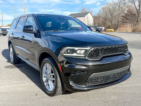 Used 2023 Dodge Durango GT image 1