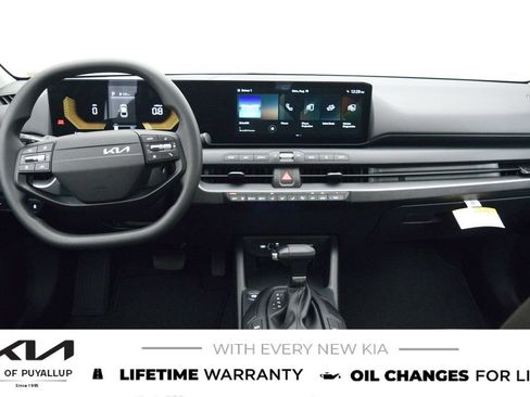 New 2026 Kia K4 FWD image 18
