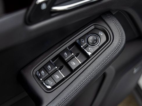 Certified 2023 Porsche Macan image 23