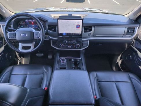Used 2024 Ford Expedition XLT RWD image 18