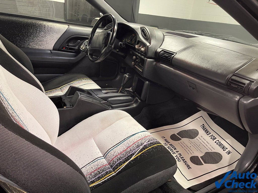 Used 1993 Chevrolet Camaro Z28 RWD image 16