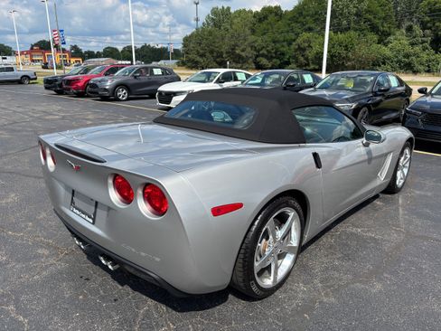 Used 2008 Chevrolet Corvette Convertible w/ Preferred Equipment Group RWD image 6