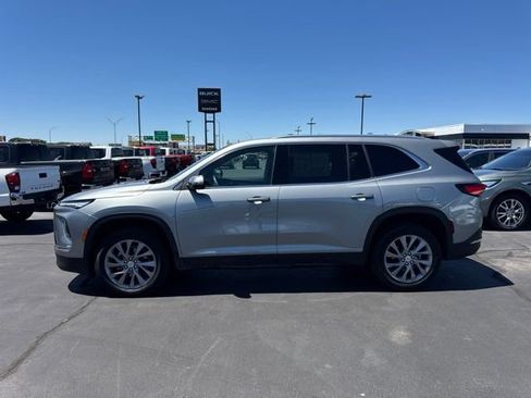 Used 2025 Buick Enclave Preferred FWD image 8