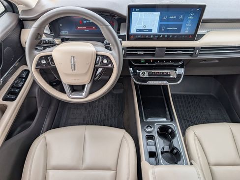 Used 2023 Lincoln Corsair FWD image 6
