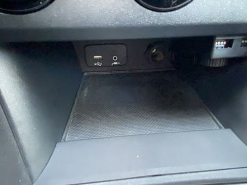 Certified 2021 Subaru Crosstrek 2.0i image 29