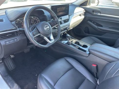 Certified 2024 Nissan Altima 2.5 SR w/ SR Premium Package image 6